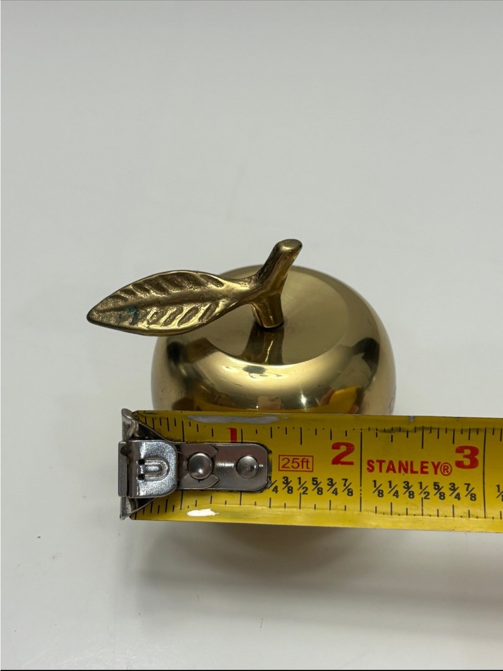 Vintage embossed brass planter - Picture 7 of 8